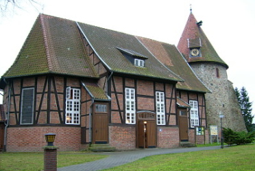 St. Remigius Kirche Suderburg Haupteingang Hardauseite aufgenommen 25.12.2006 11:57h 